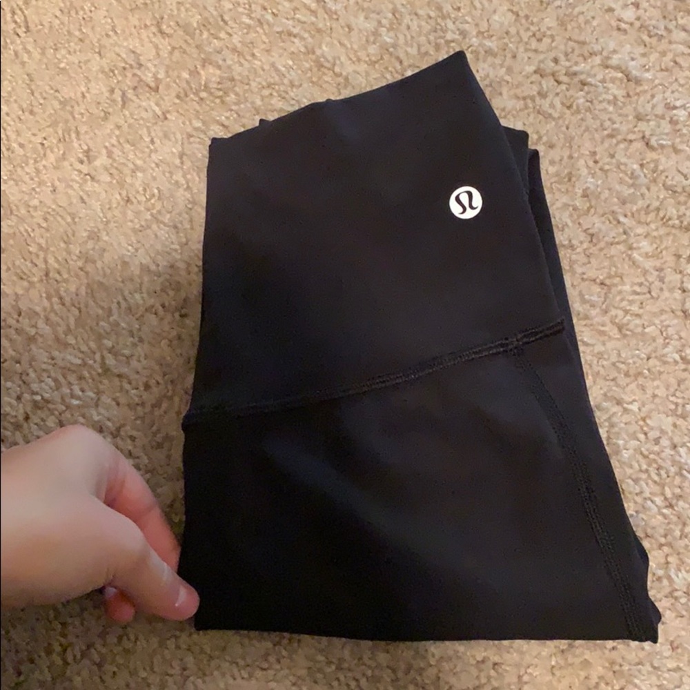 COPY - Lululemon wunder under leggings!